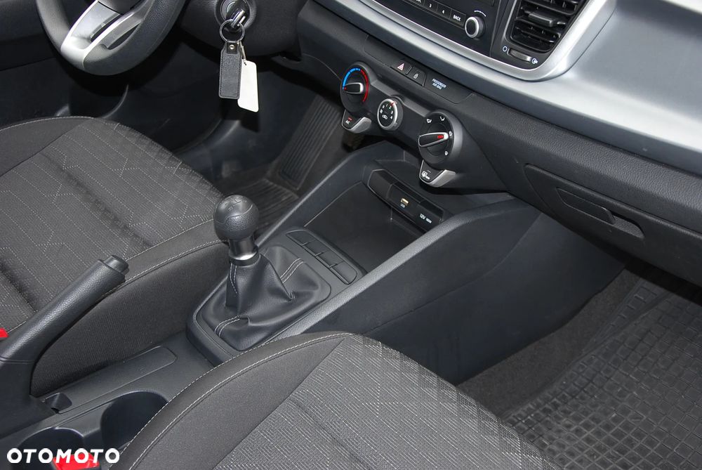Kia Rio 1.2 M - 12