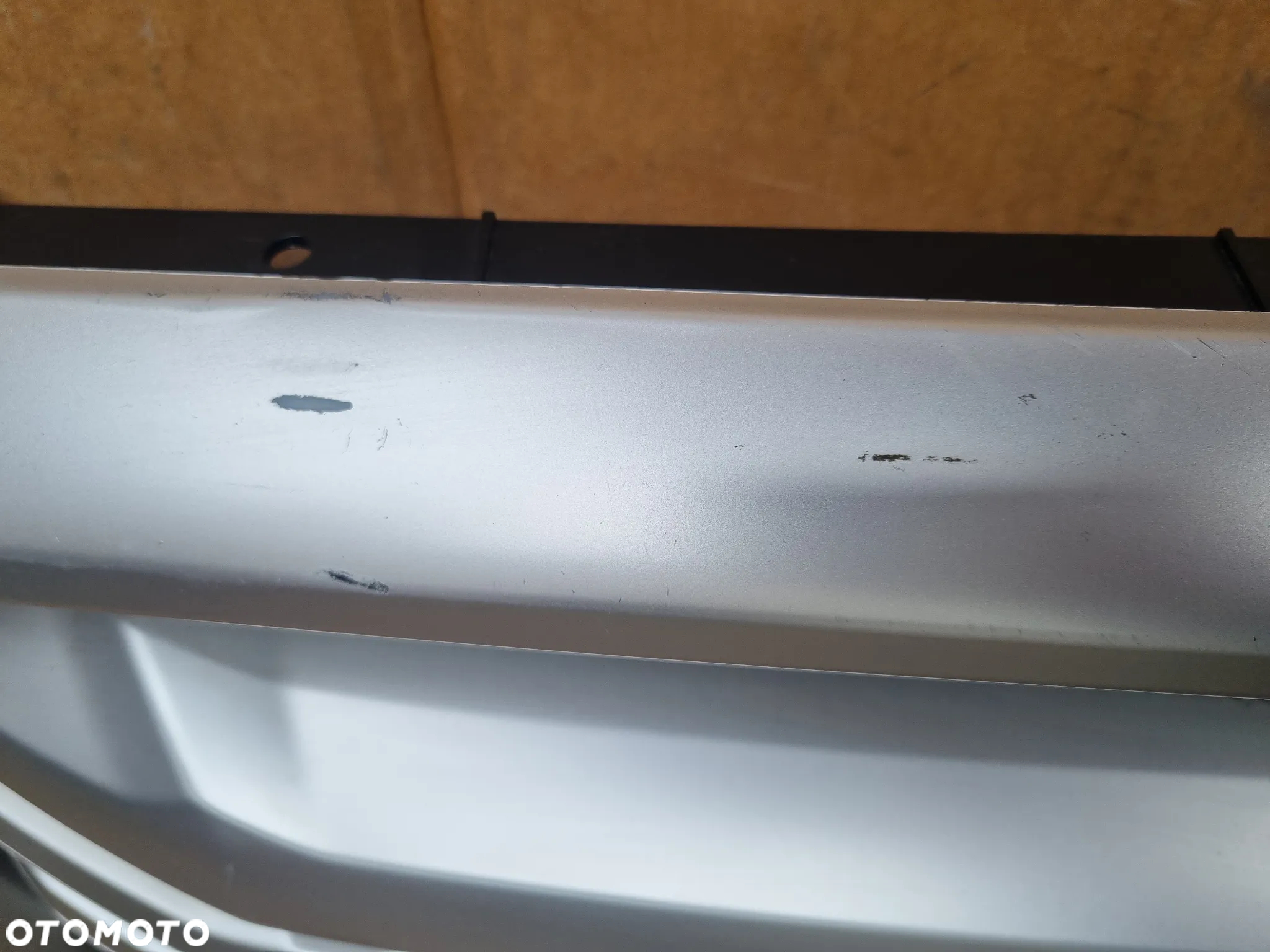 MAXUS DELIVER 9 ATRAPA GRILL - 7