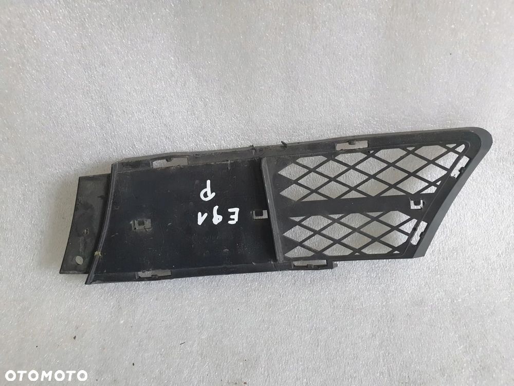 ZAŚLEPKA KRATKA ZDERZAKA PRAWA BMW 3 E91 E90 - 3