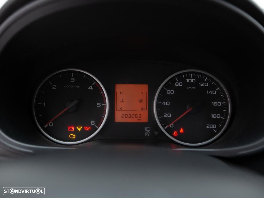 Mitsubishi L200 2.4 DI-D Club Invite 4WD c/iva - 19