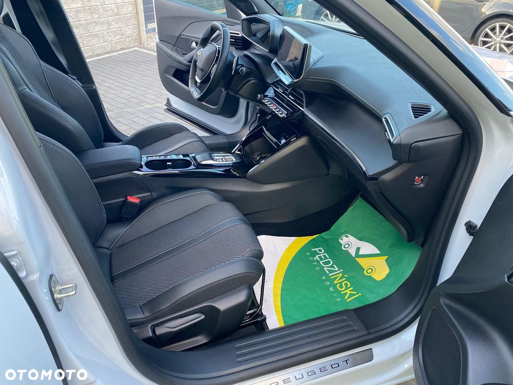 Peugeot 2008 PureTech 130 EAT8 GT Pack - 6