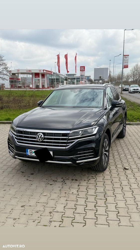Volkswagen Touareg - 1