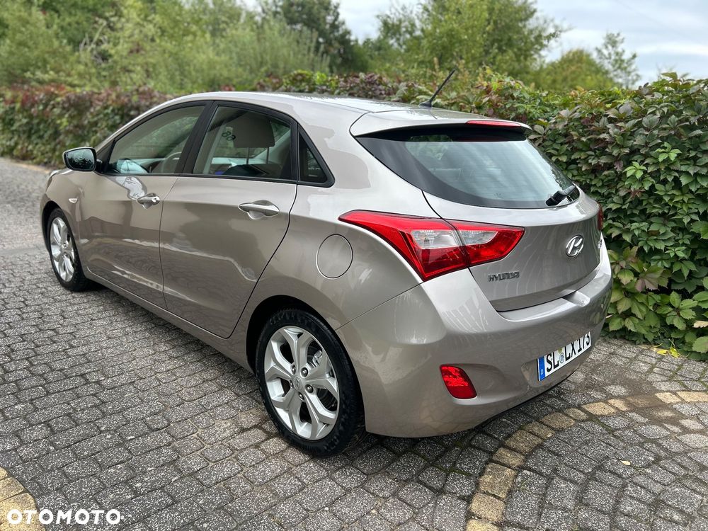 Hyundai i30 blue 1.4 Classic - 26