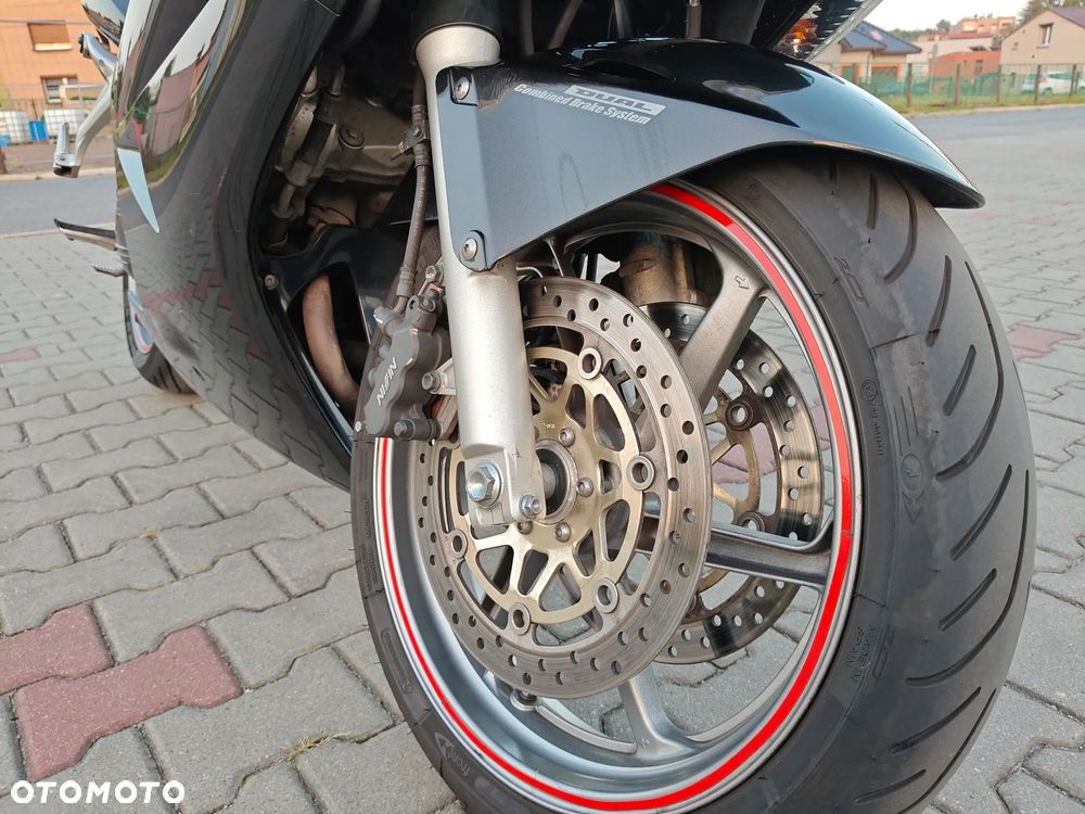 Honda VFR - 16