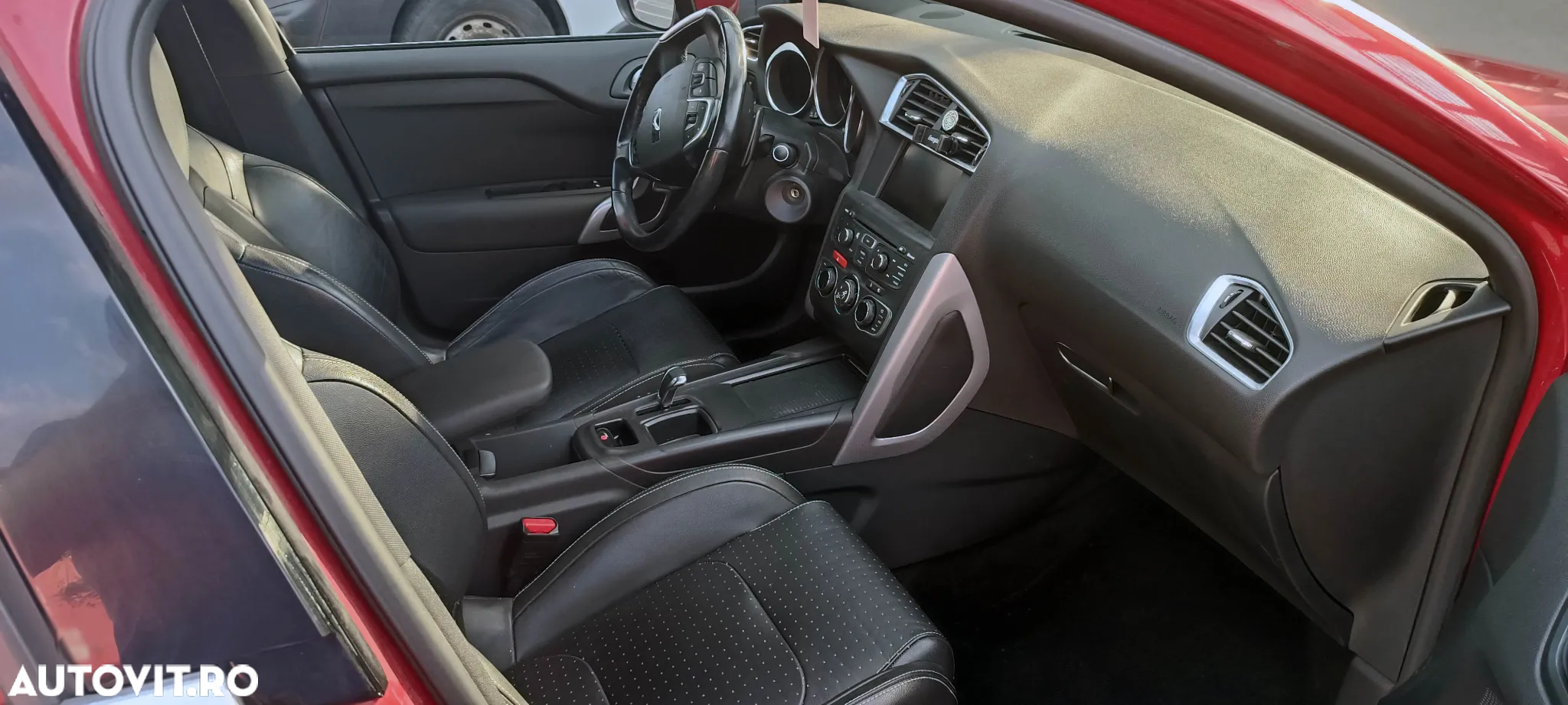 Citroën DS4 e-HDi 110 EGS6 SoChic - 11