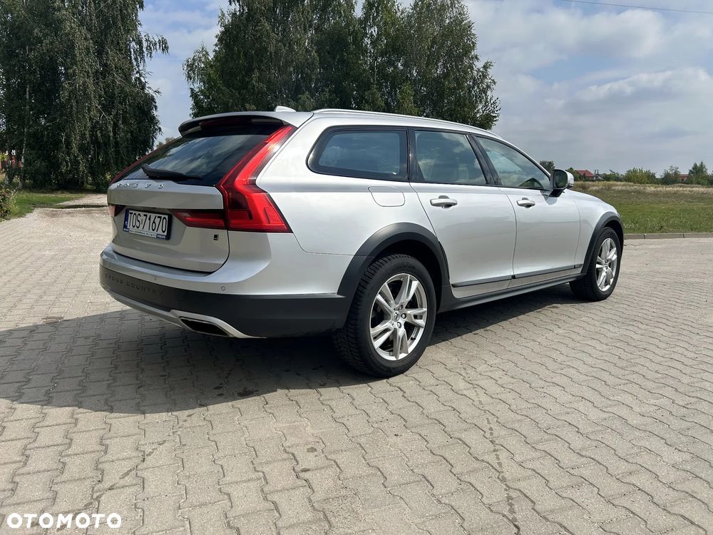 Volvo V90 Cross Country T5 AWD Ocean Race - 4