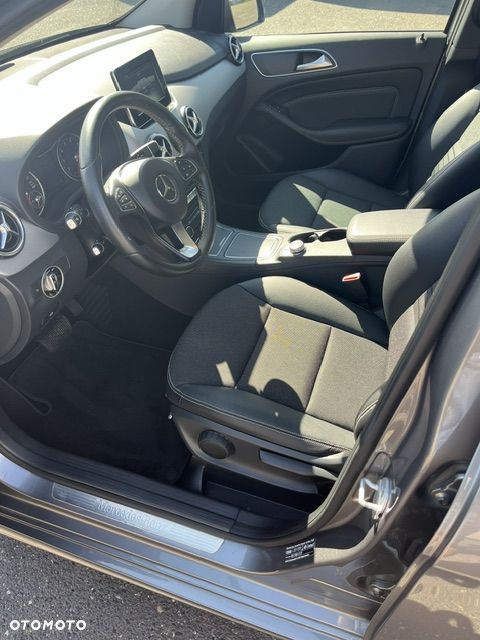 Mercedes-Benz Klasa B 180 7G-DCT Edition - 6