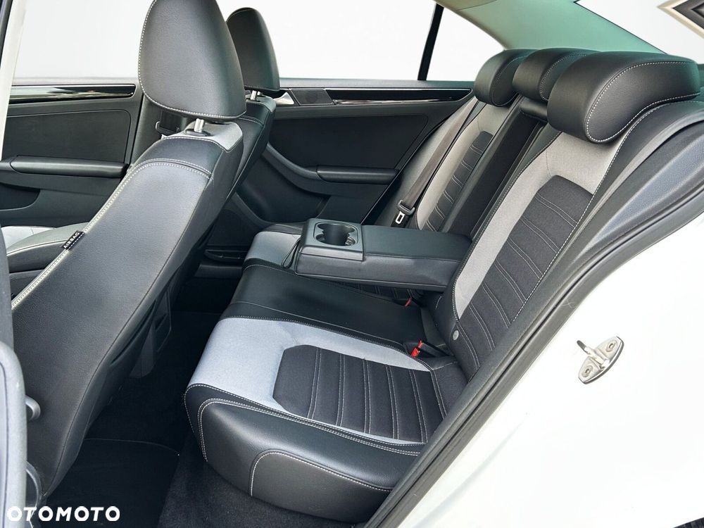 Volkswagen Jetta 1.4 TSI BMT Highline - 11