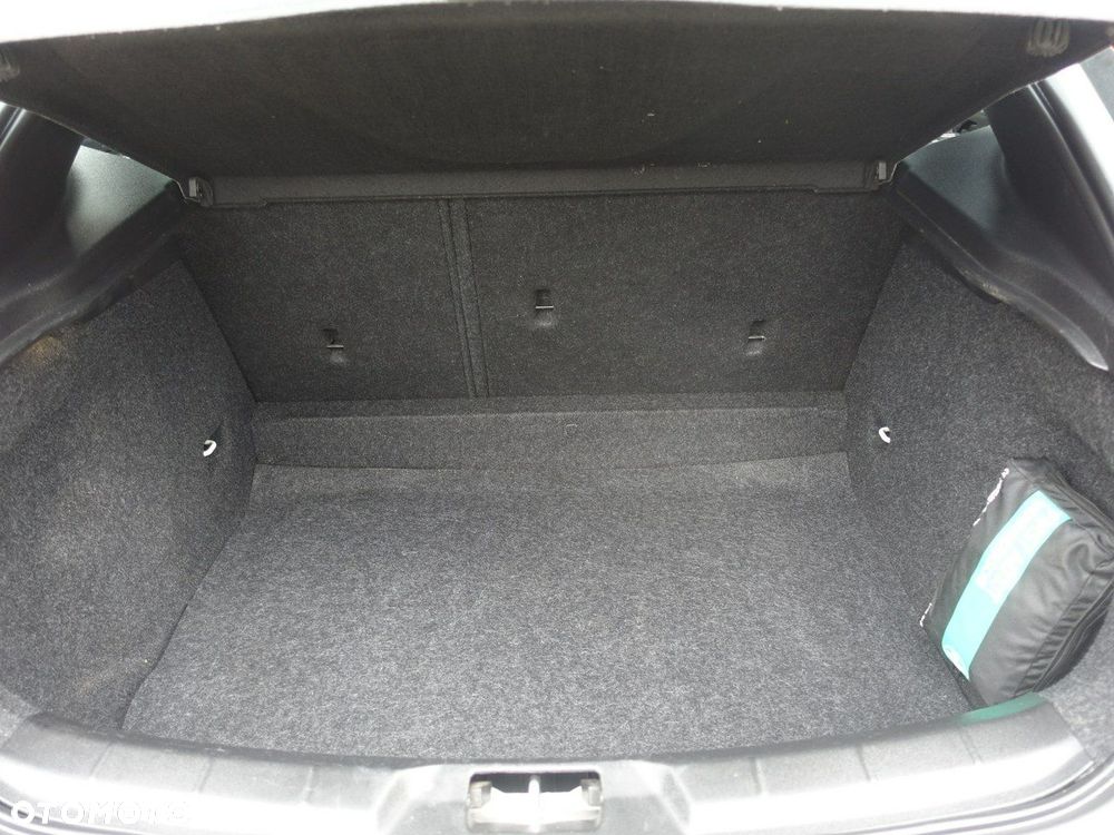 Volvo V40 T2 Kinetic - 17