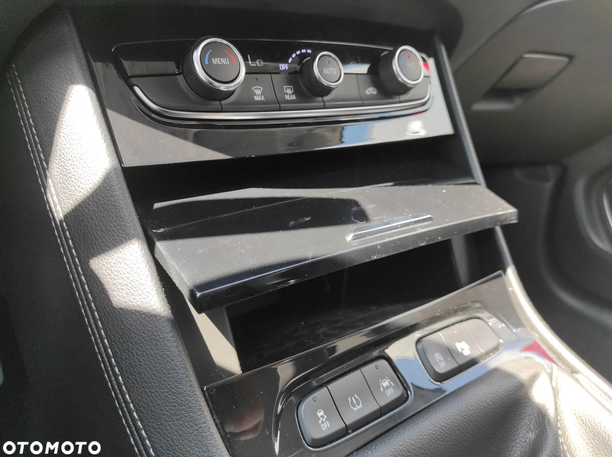 Opel Grandland X 1.2 T Innovation S&S - 20