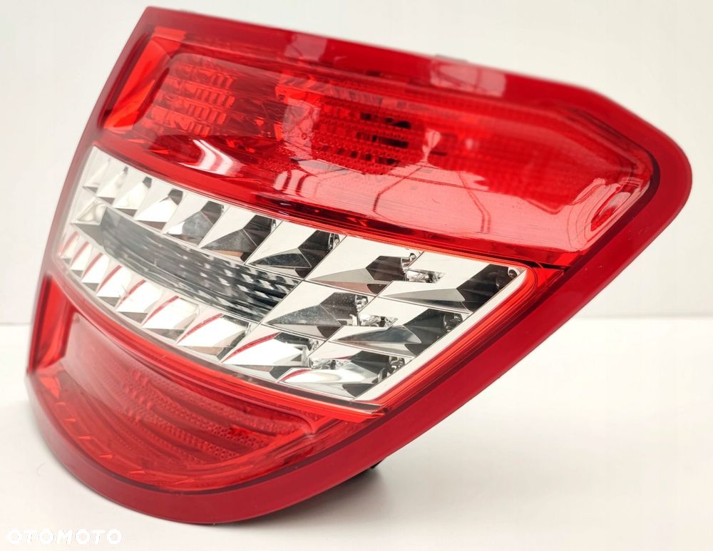 MERCEDES C KLASA C63 AMG KOMBI LAMPA PRAWA TYLNA - 5