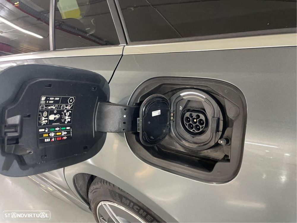 Mercedes-Benz C 300 e AMG Line - 11