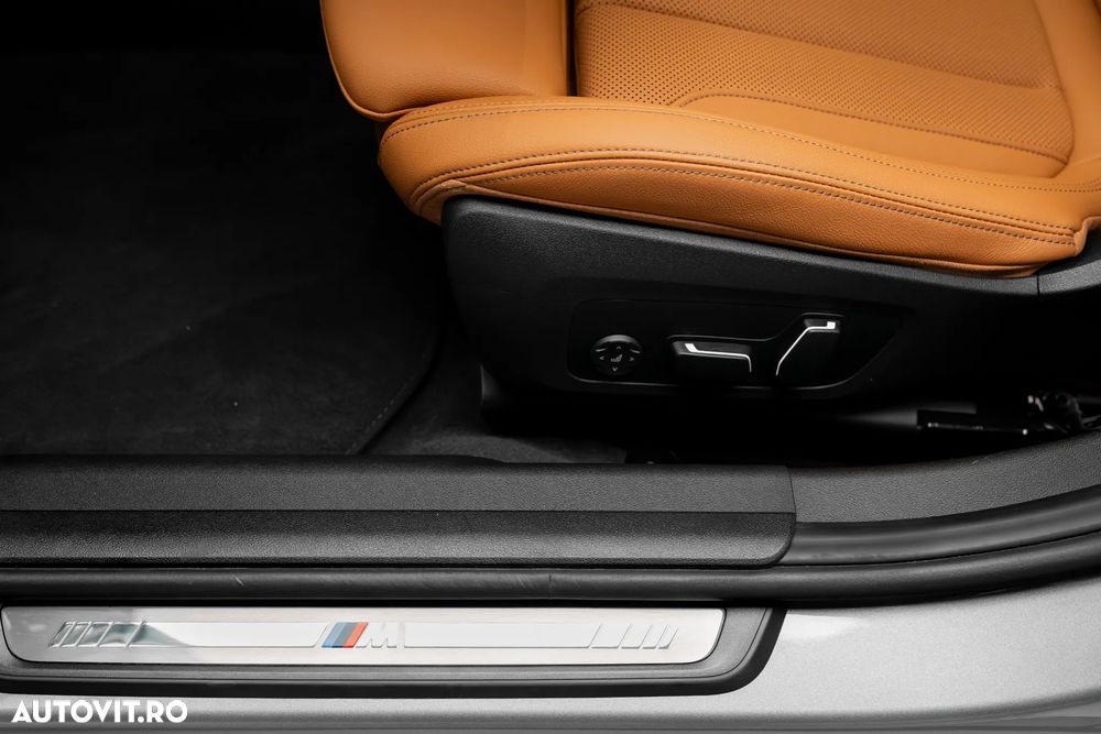 BMW Seria 3 330i xDrive Aut. - 9