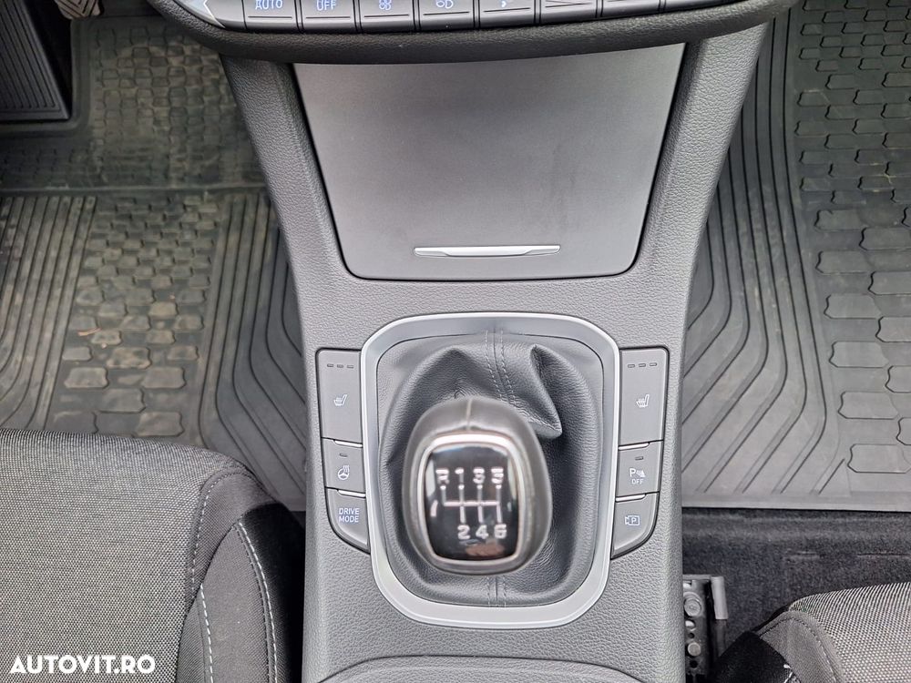 Hyundai i30 Fastback 1.5 T-GDI MHEV 160CP Highway - 11