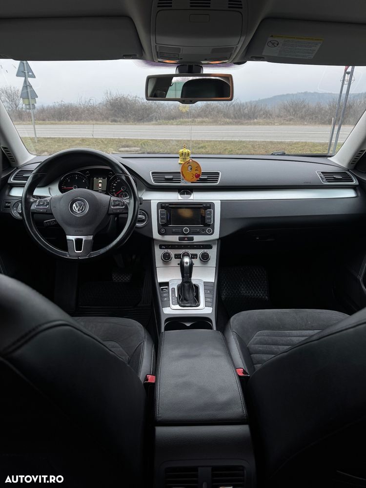 Volkswagen Passat 2.0 TDI DPF DSG Highline - 8