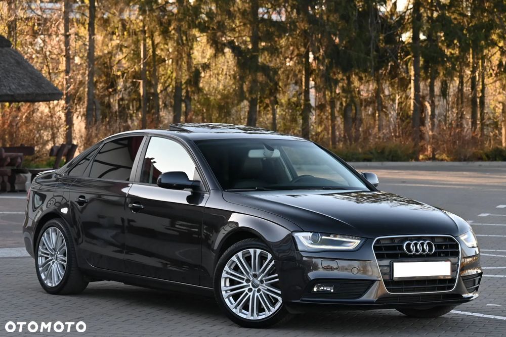 Audi A4 Limousine 1.8 TFSI S line Sportpaket - 9