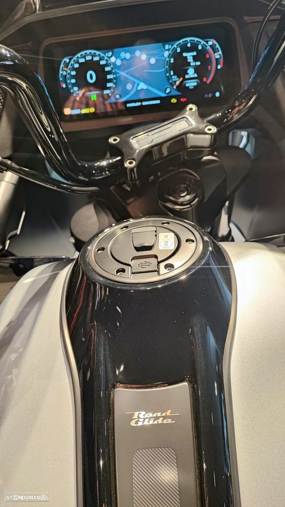 Harley-Davidson Road Glide - 17