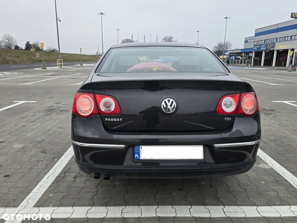 Volkswagen Passat 1.9 TDI Comfortline - 4