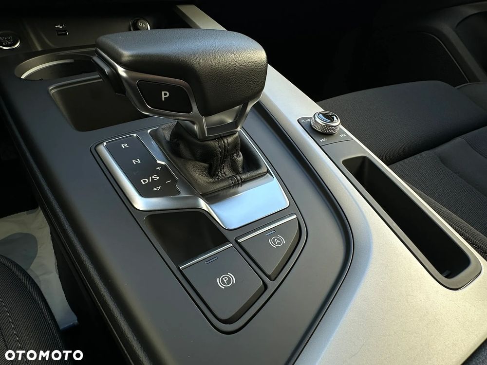Audi A4 Limousine 35 TFSI S tronic S line - 28