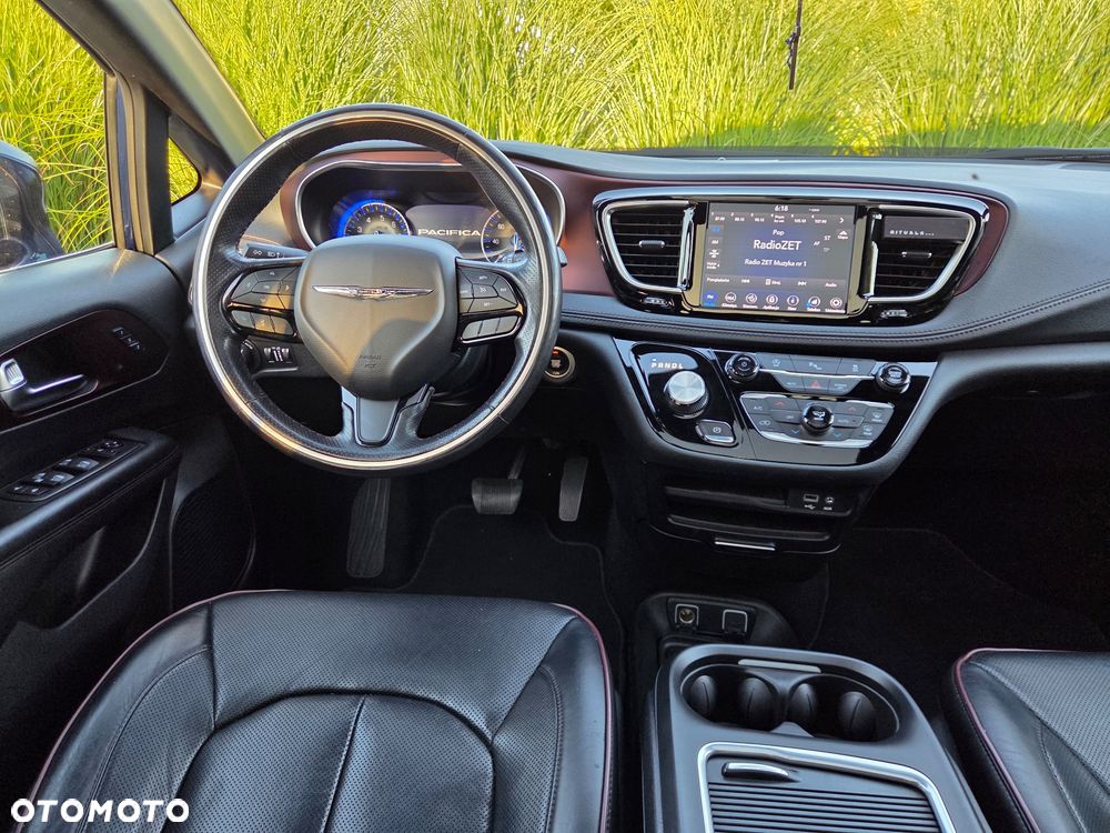 Chrysler Pacifica - 22