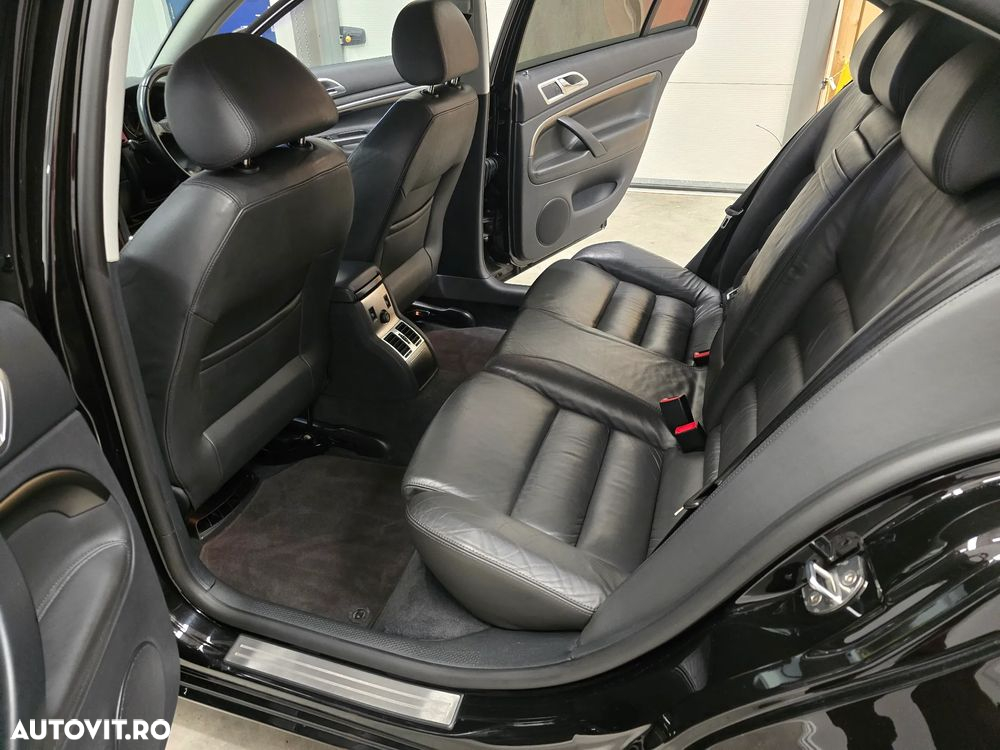 Skoda Superb 2.0 TDI DPF Elegance - 30