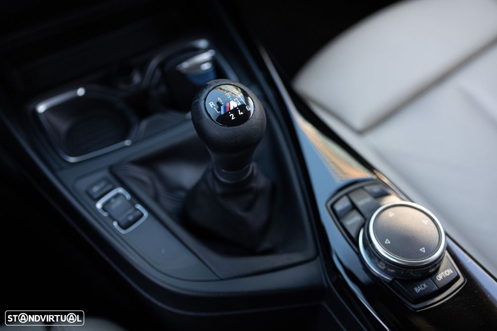 BMW 116 d Pack M - 25