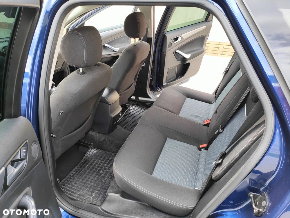 Ford Mondeo - 8