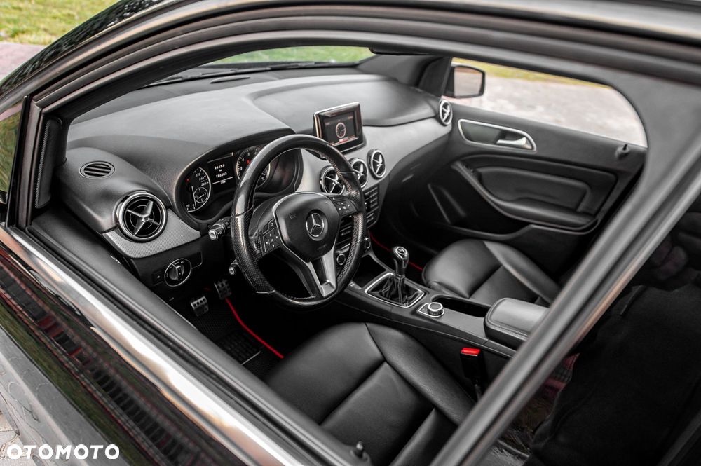 Mercedes-Benz Klasa B 200 UrbanStyle Edition - 20