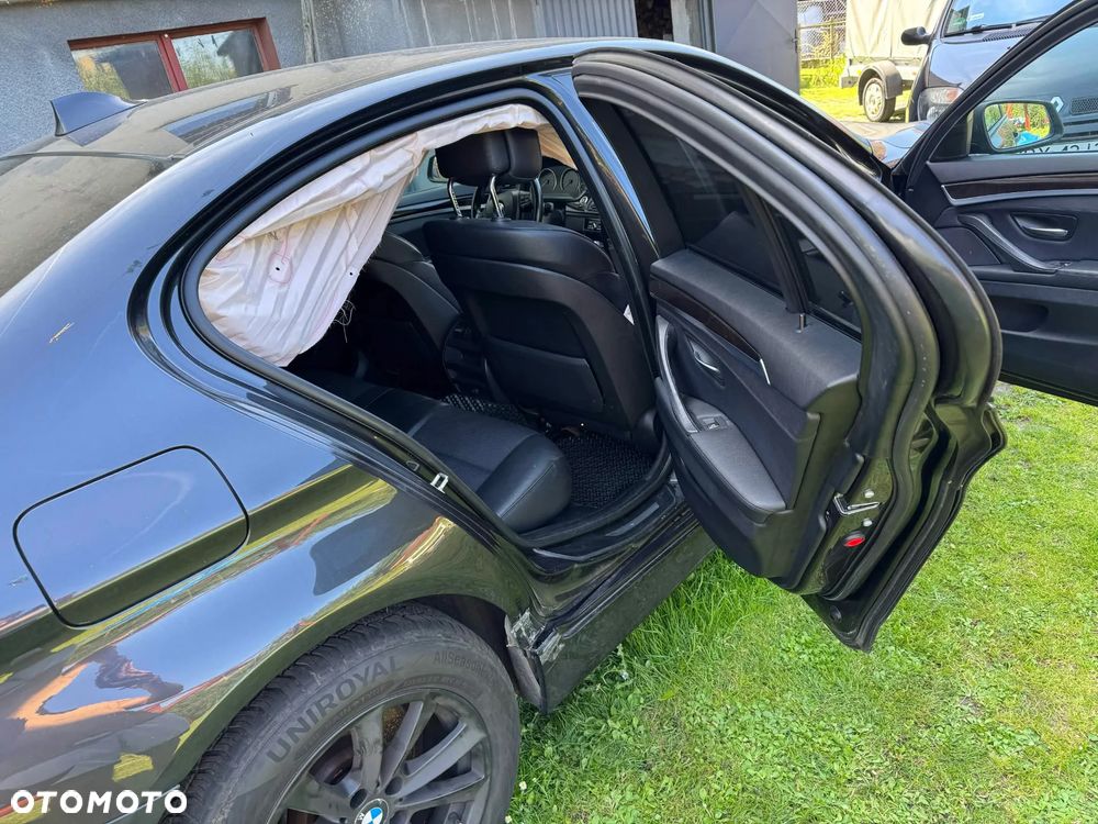 BMW Seria 5 528i xDrive - 3