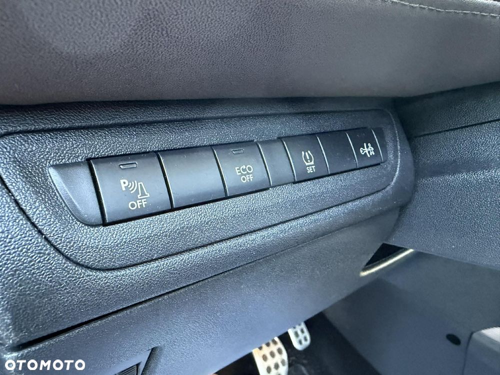 Peugeot 2008 1.6 e-HDi Allure S&S - 20