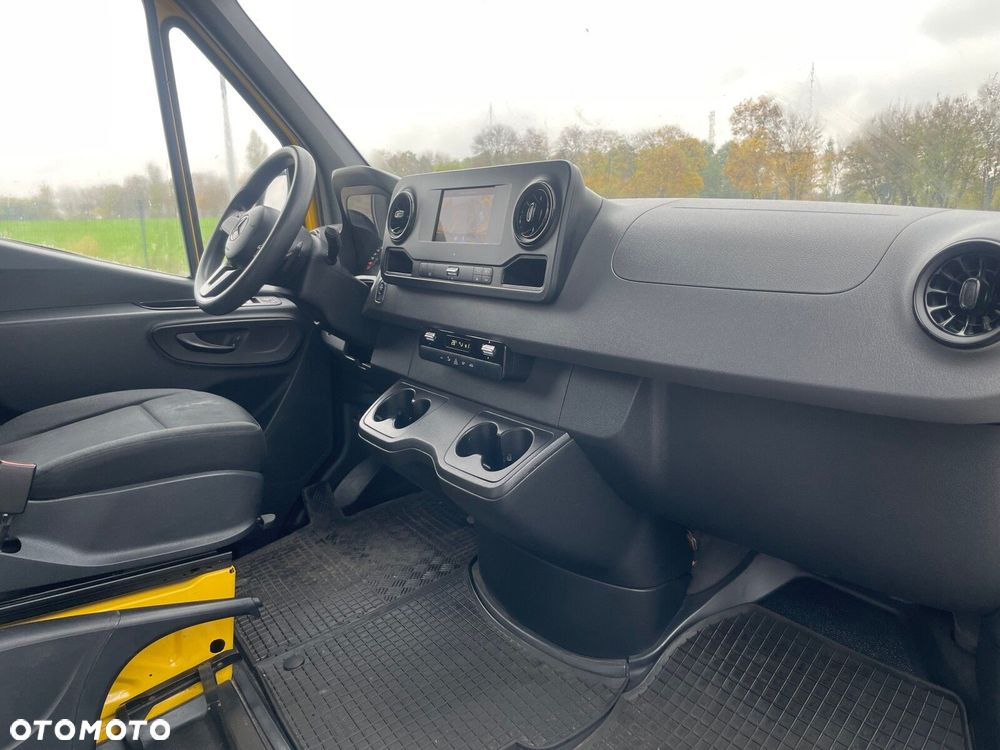 Mercedes-Benz Sprinter FURGON, ZABUDOWA KURIER - 16