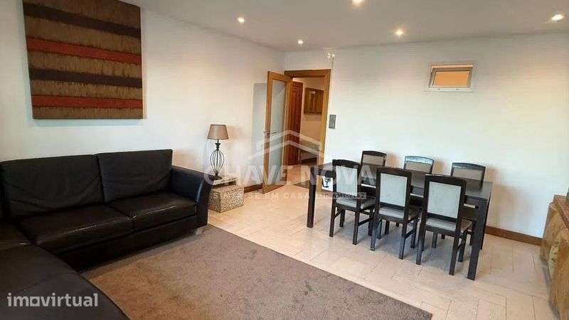 T3 com 3 Suites | Totalmente Remodelado e Mobilado | Centro de Gaia - Grande imagem: 2/11