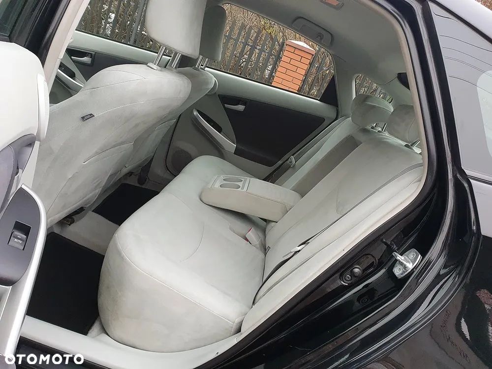 Toyota Prius - 10