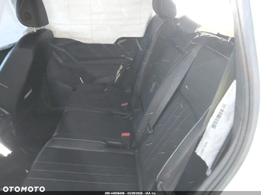 Volkswagen Tiguan - 11