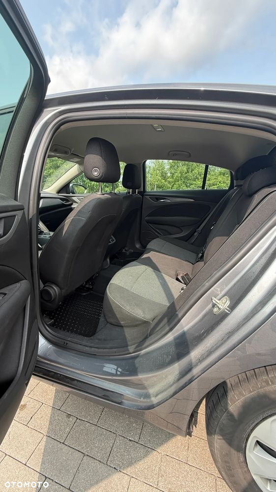 Opel Insignia 1.5 T Enjoy S&S - 11
