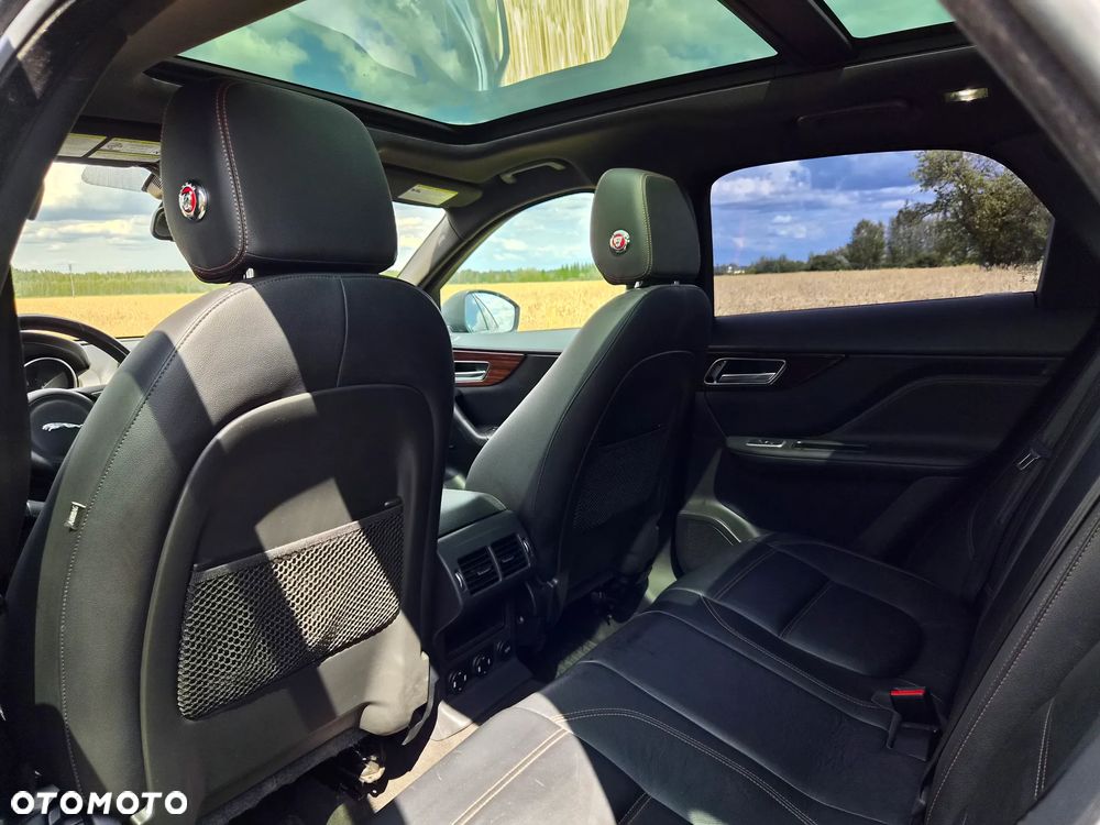 Jaguar F-Pace 2.0 i4D AWD Prestige - 13