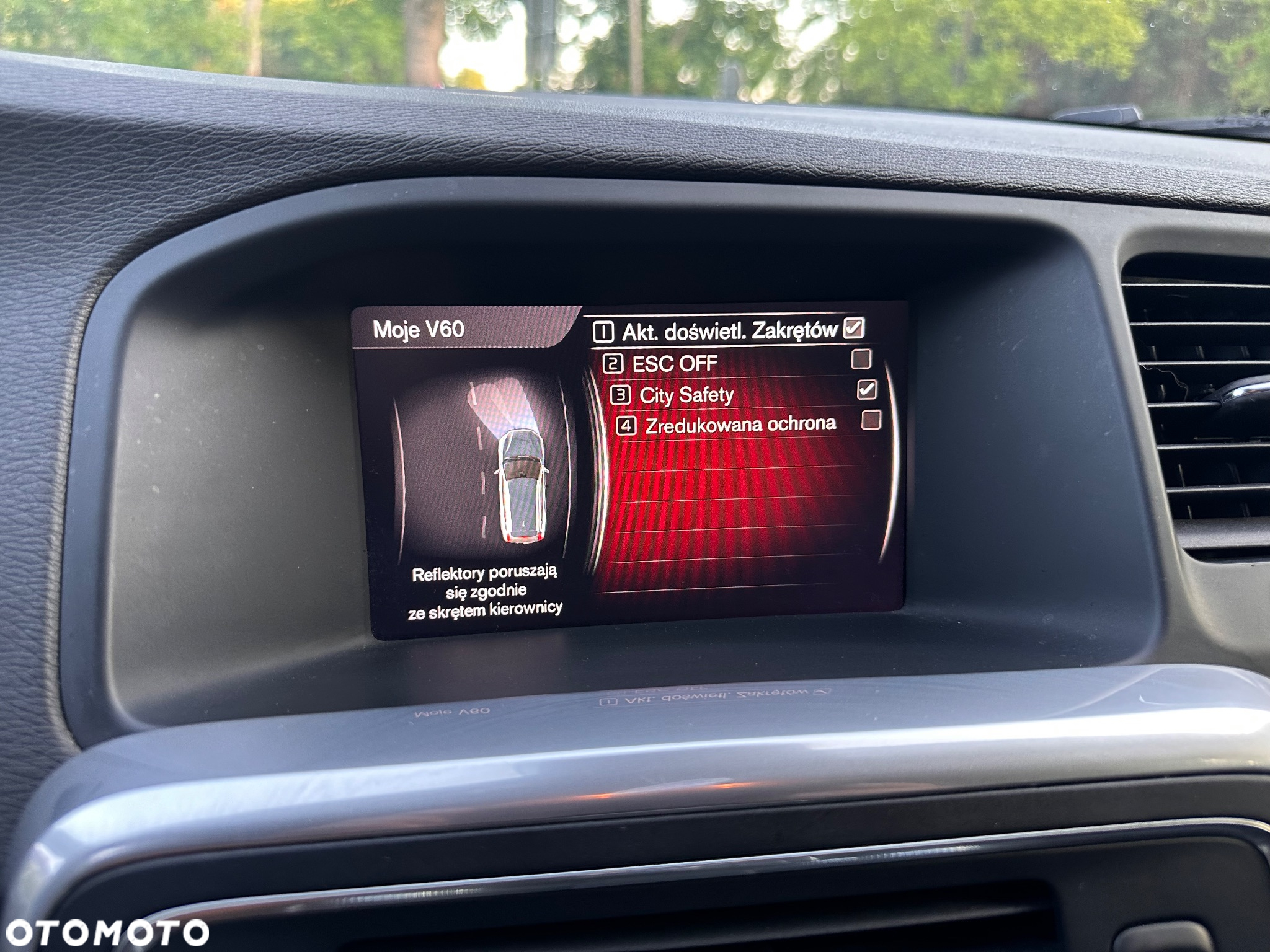 Volvo V60 D4 Drive-E R-Design Momentum - 26