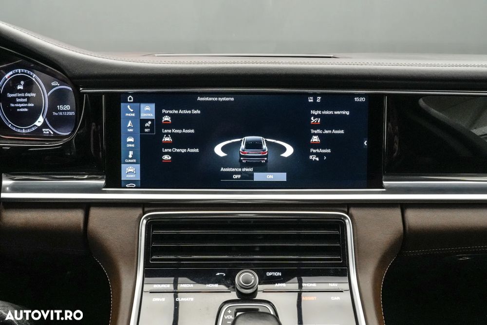 Porsche Panamera 4S Executive - 25