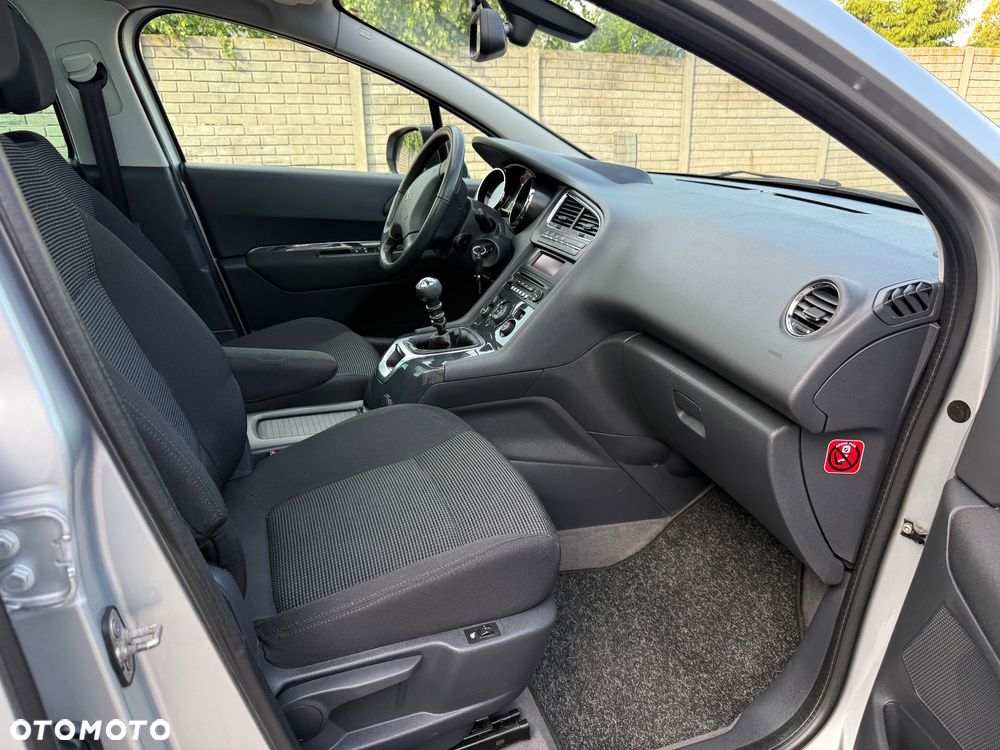 Peugeot 5008 - 31