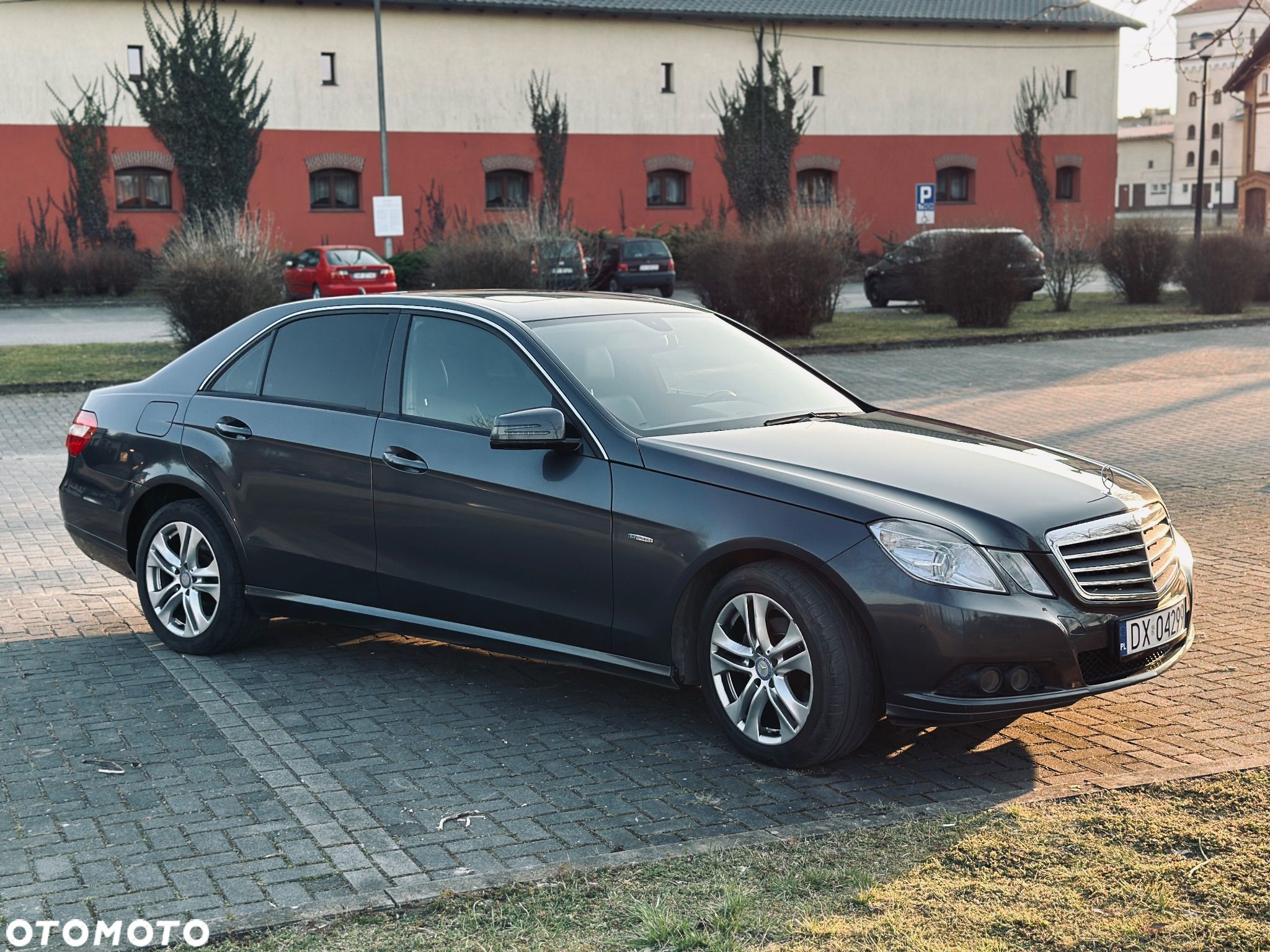 Mercedes-Benz Klasa E 220 T CDI DPF BlueEFFICIENCY Automatik - 1