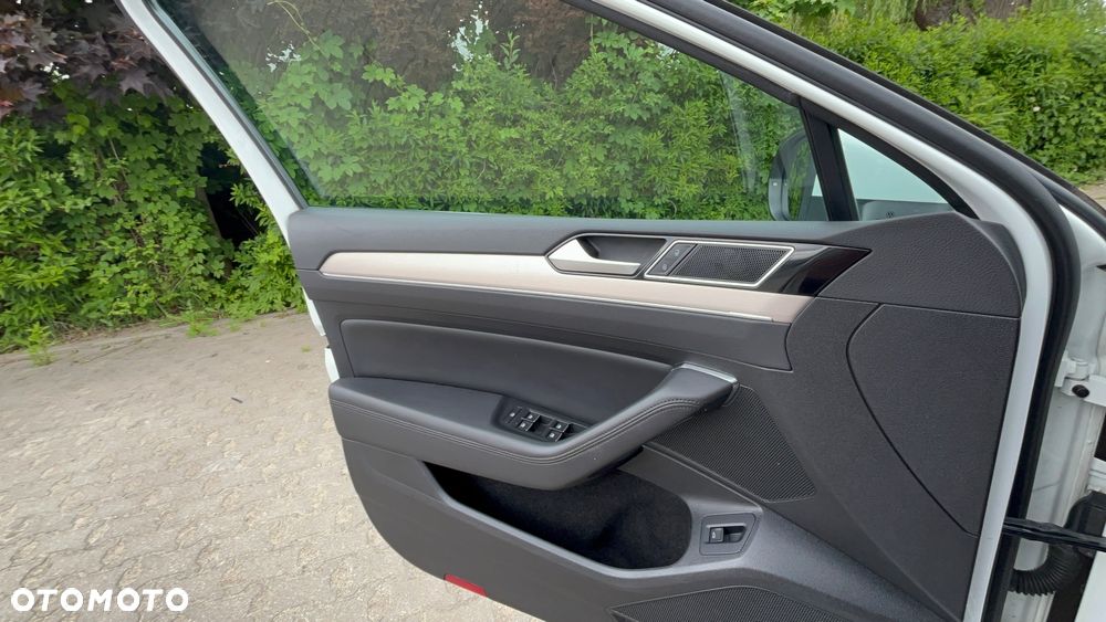 Volkswagen Passat 2.0 TDI BMT Highline DSG7 - 9