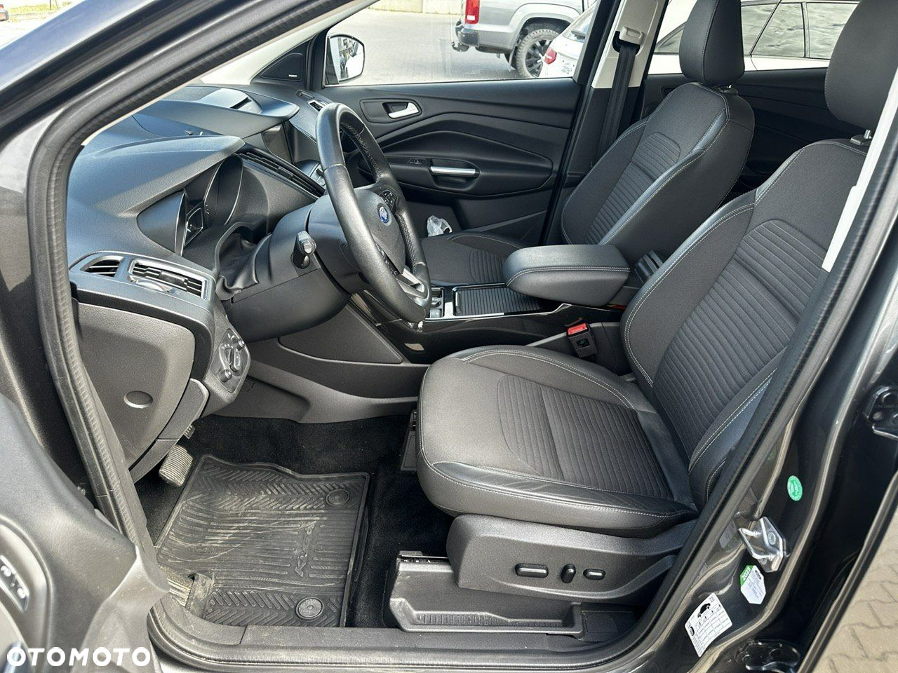 Ford Kuga 2.0 TDCi 4x4 Titanium - 23