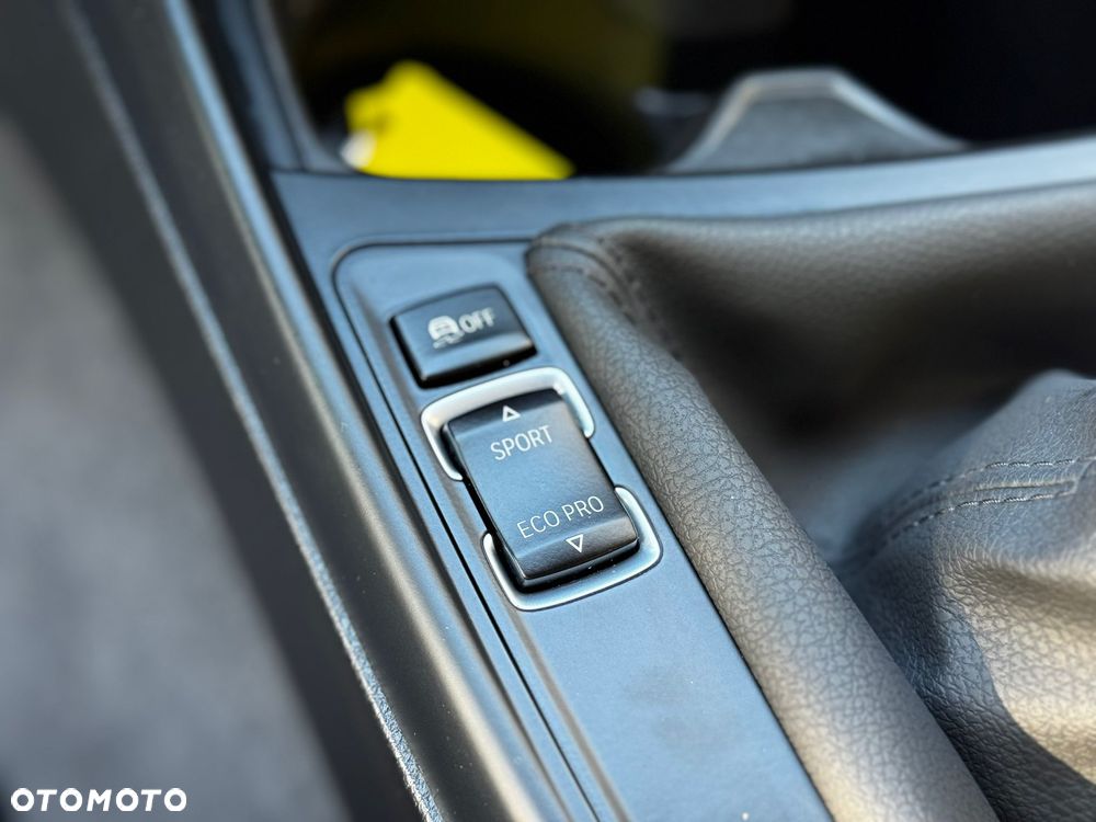 BMW Seria 1 116i Sport Line - 24