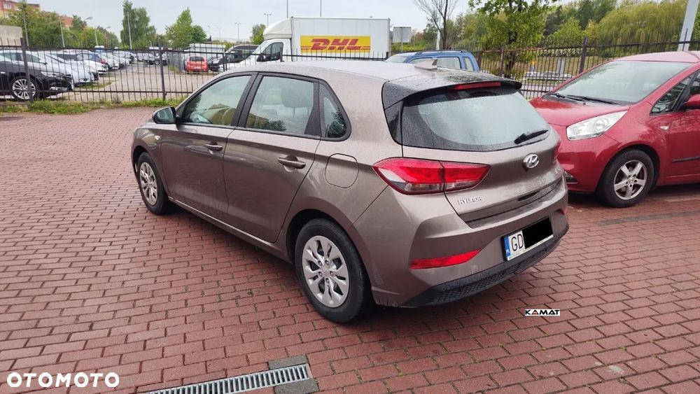 Hyundai i30 1.5 DPI Classic + - 16