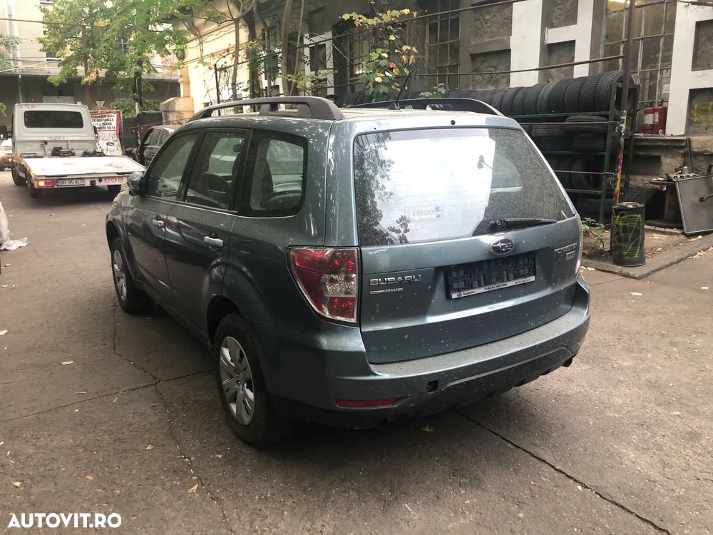 Dezmembrez Subaru Forester 2010 gri verzui 2.0 diesel - 10