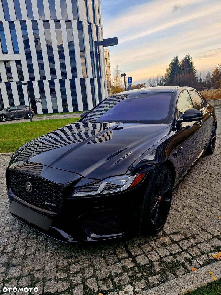Jaguar XF P300 AWD R-Dynamic SE - 4
