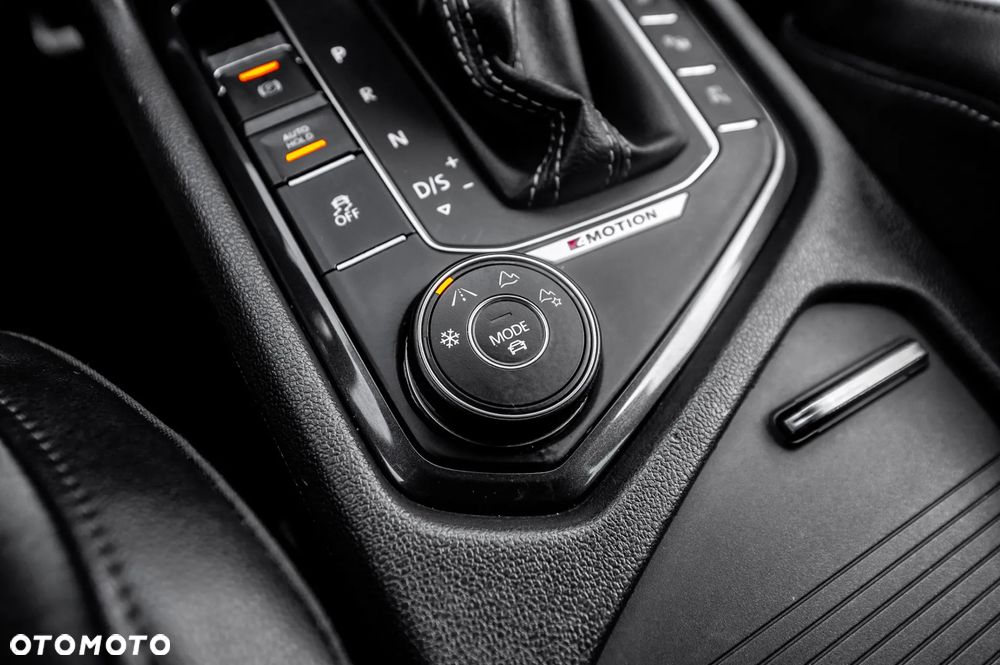 Volkswagen Tiguan 2.0 TSI 4Mot Perfectline R-Style DSG - 35