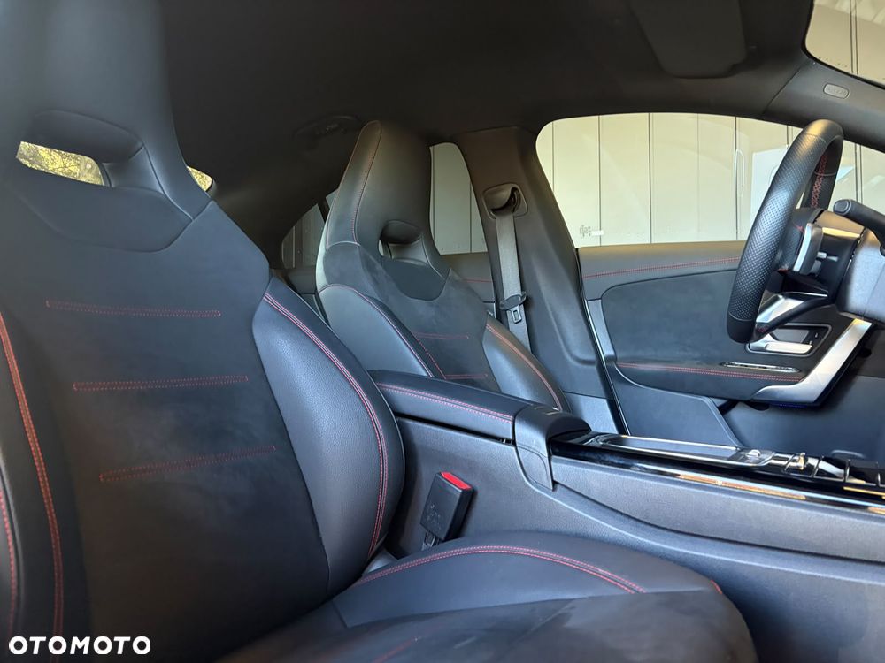Mercedes-Benz CLA 200 AMG Line 7G-DCT - 17