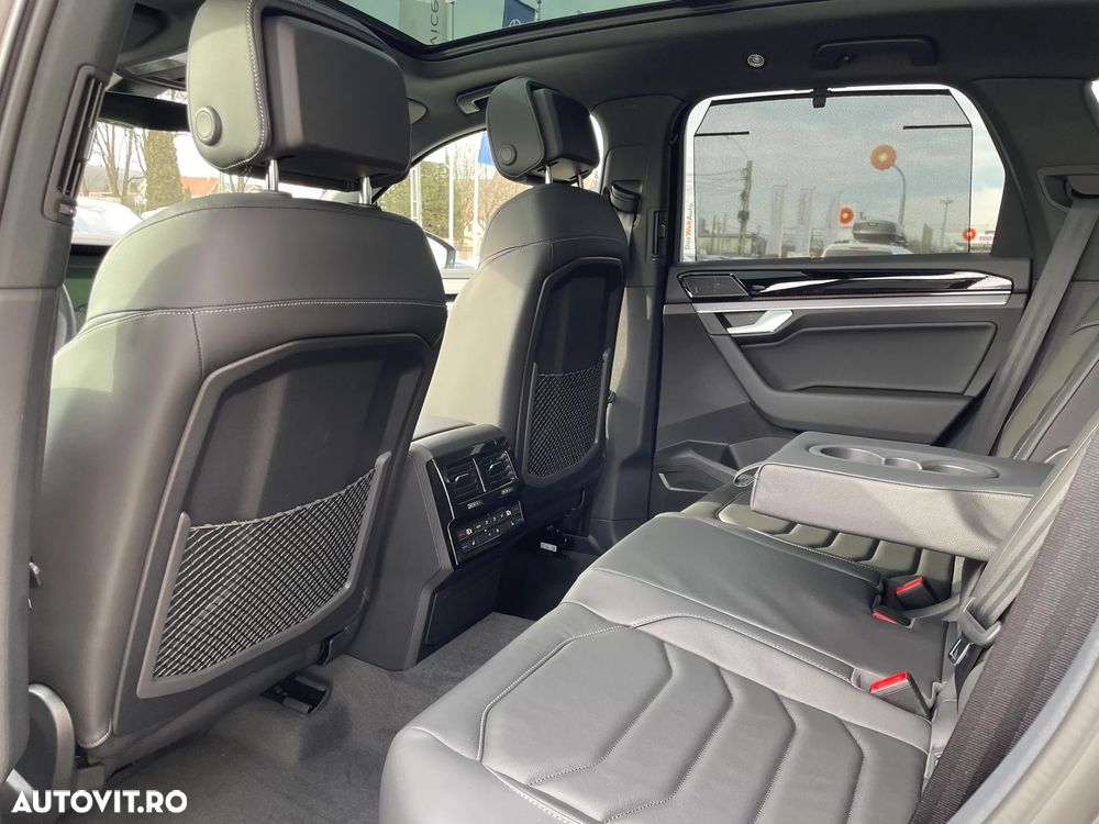 Volkswagen Touareg - 21