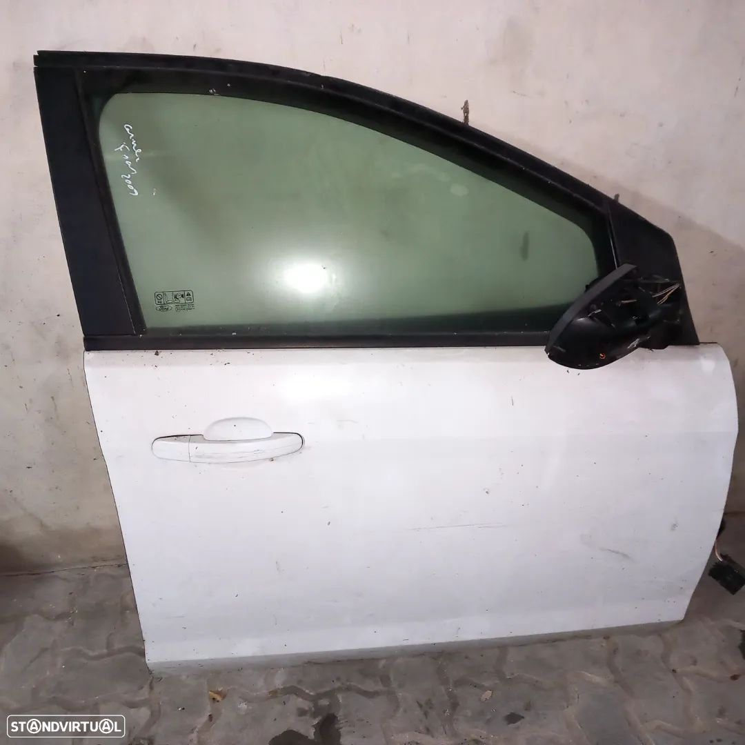 Porta frente lado passageiro ford focus ano 2009 - 1
